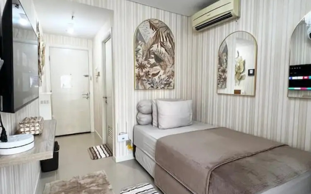 Salute de Madison Park Apartments