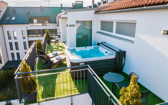 Auris Hotel