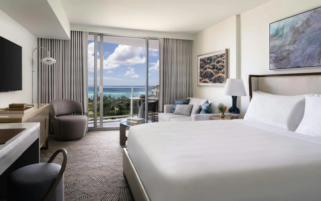 The Ritz-Carlton Residences, Waikiki Beach