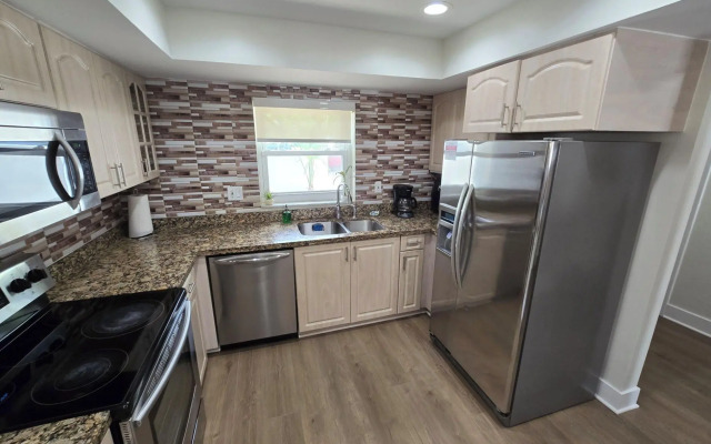 Luxurious & Spacious Townhouse in Prime Location