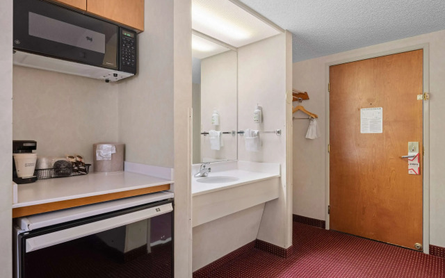 AmericInn by Wyndham Denver Airport