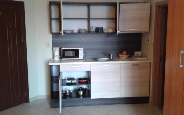 Summer Breeze Apartments