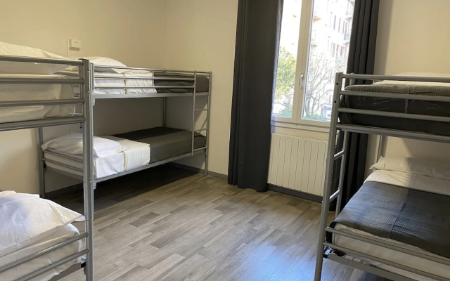 Newtown Hotel - Hostel