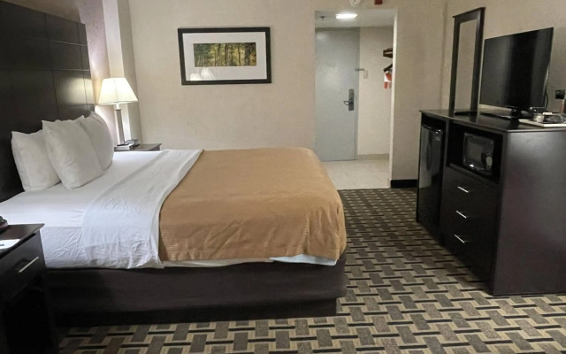 Quality Inn & Suites Cincinnati Downtown