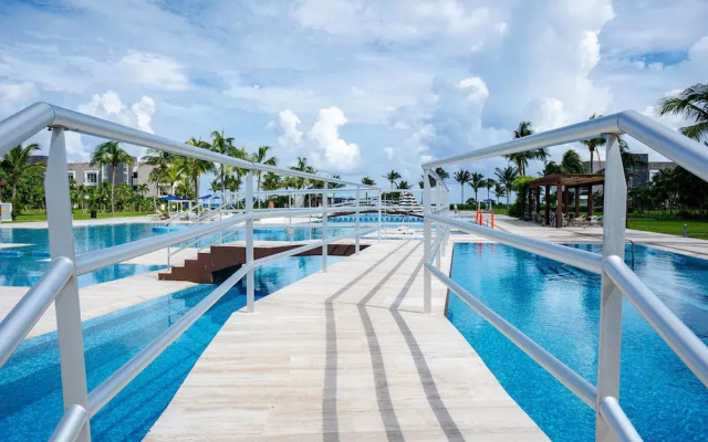 Mareazul 2 Bedroom Condo
