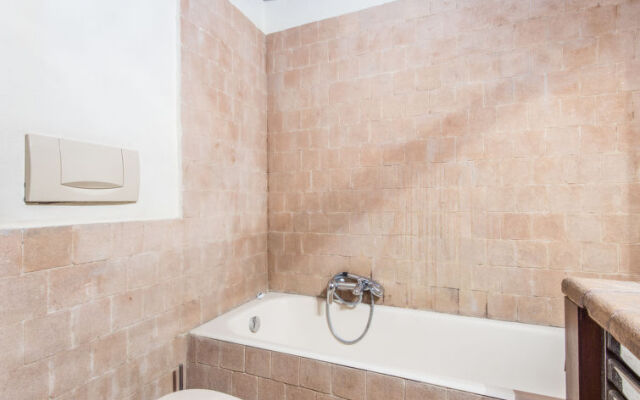 Elegant Campo dei Fiori