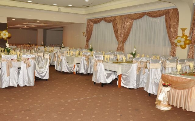 Hotel Feni