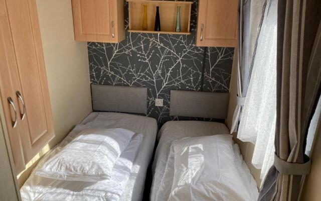 4 bedroom 10 berth caravan tattershal lakes
