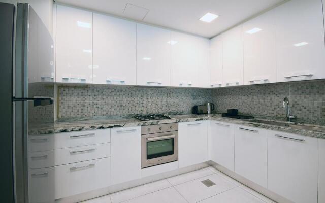 KeyHost - Regent Court JVC - K310