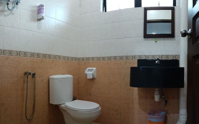 Capital O 90434 Marmoris House