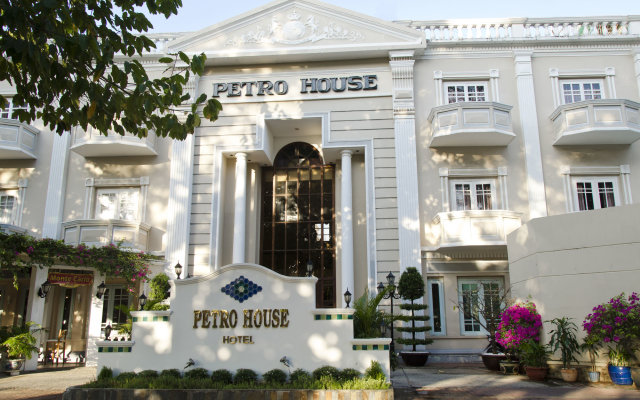 Petro House Hotel