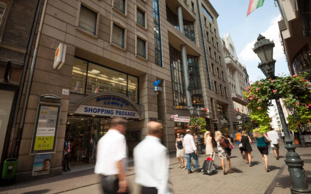 Grand Boulevard Apartments