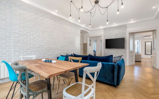 Luxury Apartment Karolina Riva