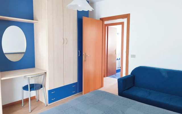 Apartment With Pool Access