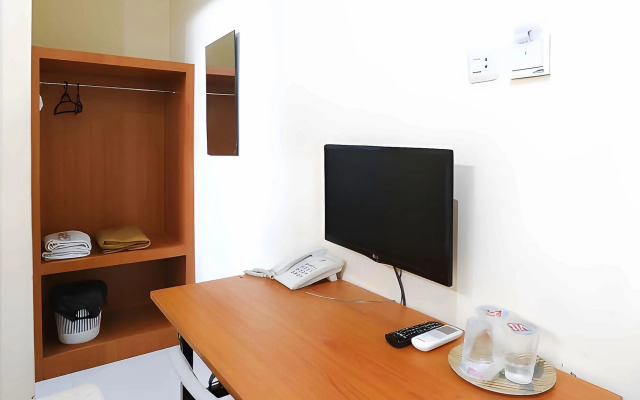 RedDoorz Plus @ Jalan Pemuda Jakarta