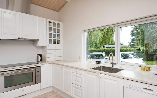 10 Person Holiday Home in Juelsminde-by Traum