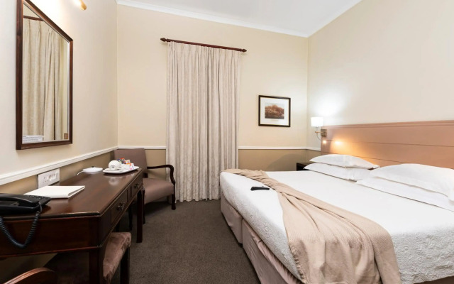 Queen’s Hotel by BON Hotels