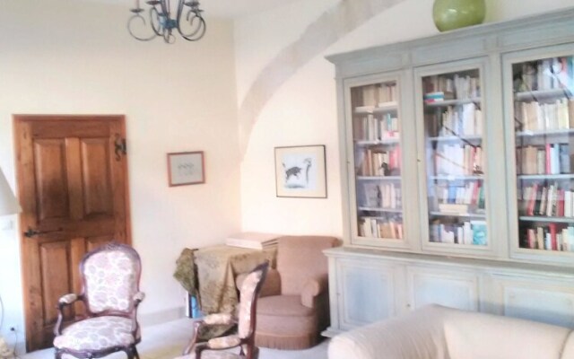 Apartment With 2 Bedrooms in Nages-et-solorgues, With Wifi