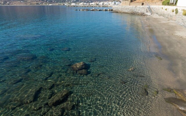 Bright Blue Studio near Stone Tower 1690 • Andros