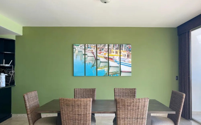 Quiet Cozy Getaway With Stunning Ocean View