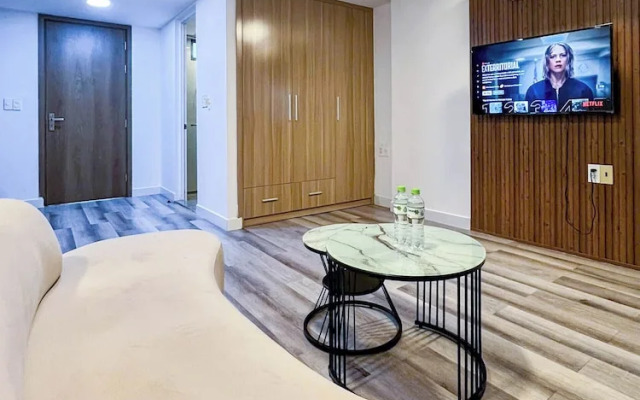 Zeus Living - 7C Downtown By Feet