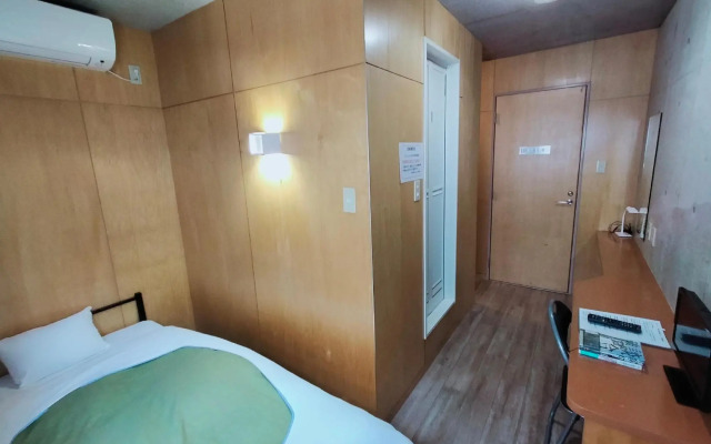 Weekly Sho Gifu Hashima Hostel
