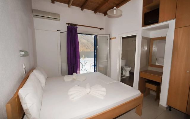 Madares Hotel