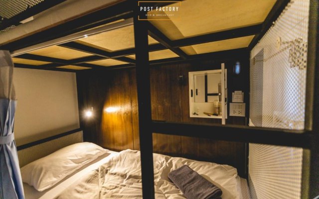 Post Factory Bed & Breakfast Sathorn Hostel - Adults Only