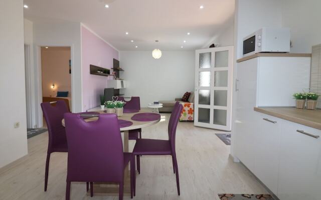 Contemporary Bungalow in Porec With Swimming Pool