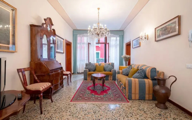 The Arsenal Large Apartment