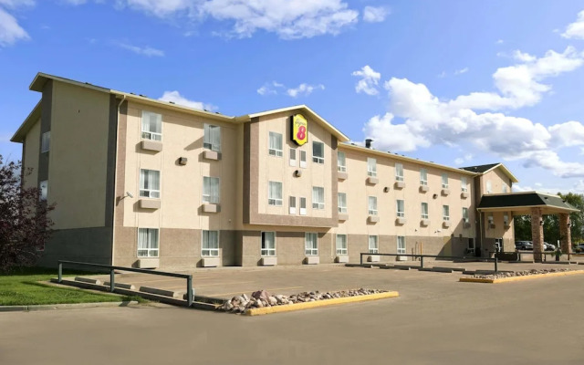 Super 8 by Wyndham Slave Lake AB