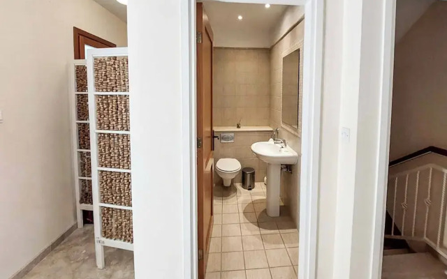 Aphrodite Hills Superior Villa 0100