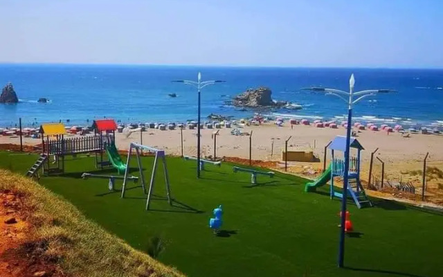 Le Rocher De La Mer