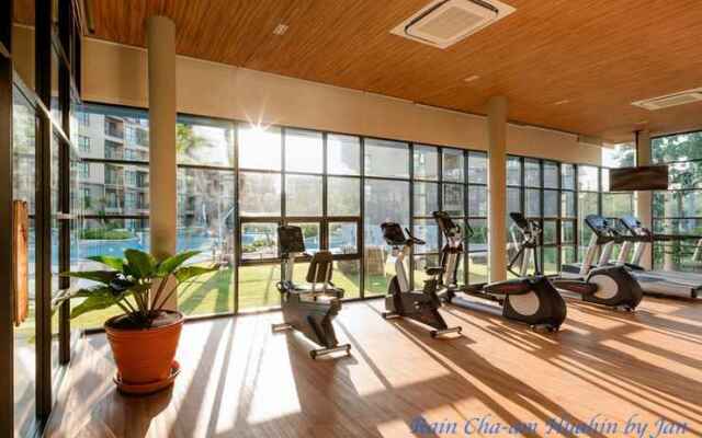 Rain Chaam Huahin by Jan Pool view เรน  หัวหิน WFH