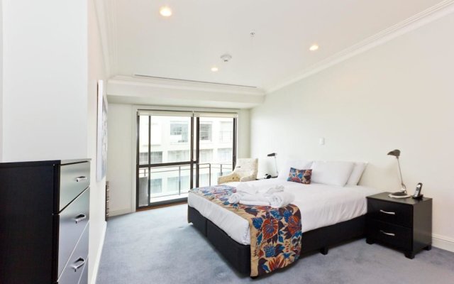 QV Air-conditioned Apartment with Carpark (904)