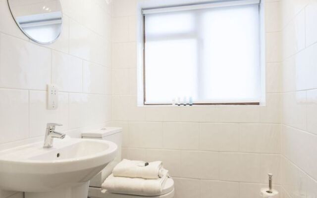 High Hedges Apartments