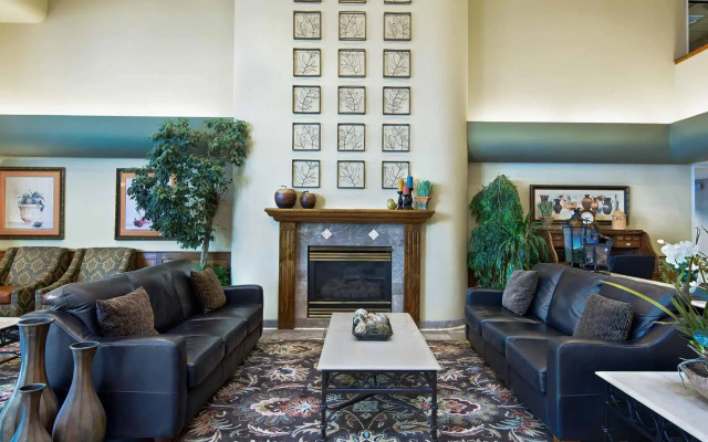 Oxford Suites Yakima