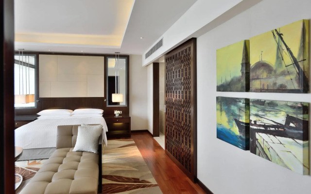 Kochi Marriott Hotel