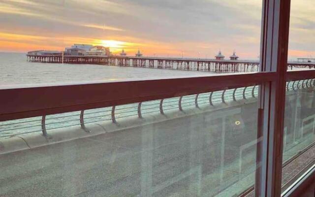 North Pier 2 Bed Home