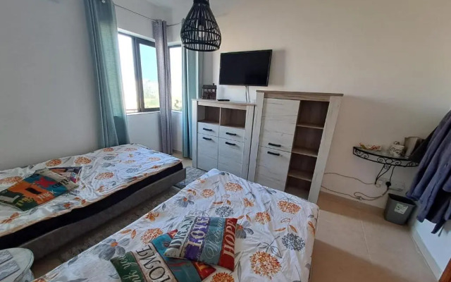 1 BDR seaview Sunny