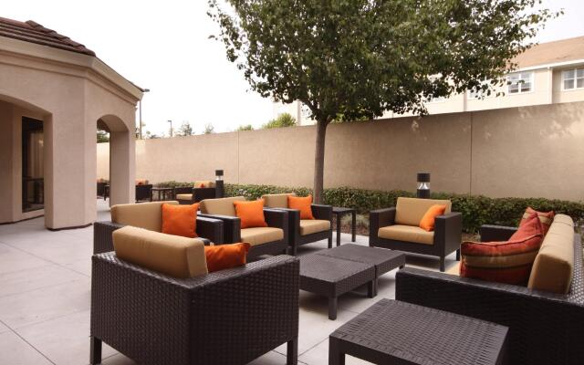 Courtyard by Marriott Salinas Monterey