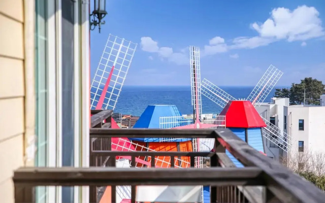 Gangneung Windmill Pension