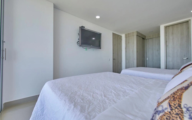 Artsy Oceanview Condo W Incredible Rooftop Pool