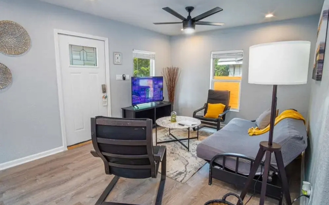Charming 3br/1ba Close to Vibrant Downtown