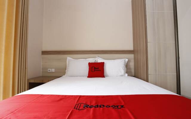 RedDoorz @ Condong Catur 3
