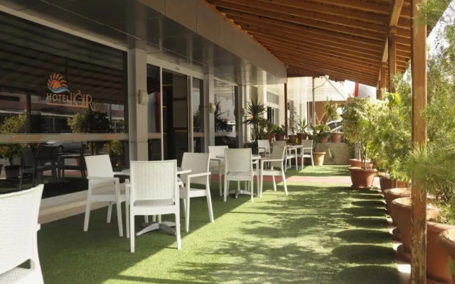Ugur Hotel