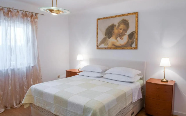 Apartment Dora