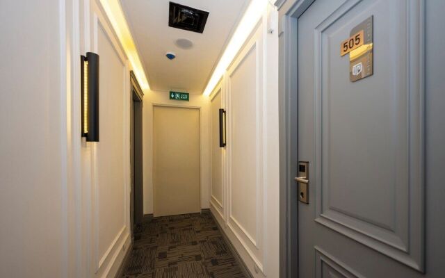 The Private Airport Hotel