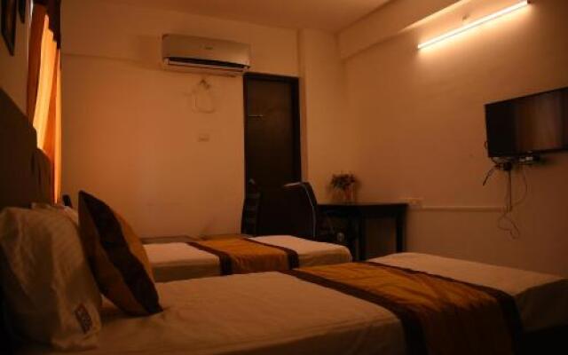 JK Rooms 132 Parkland Service Apartment