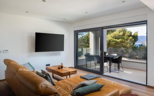 House & Home Slatine